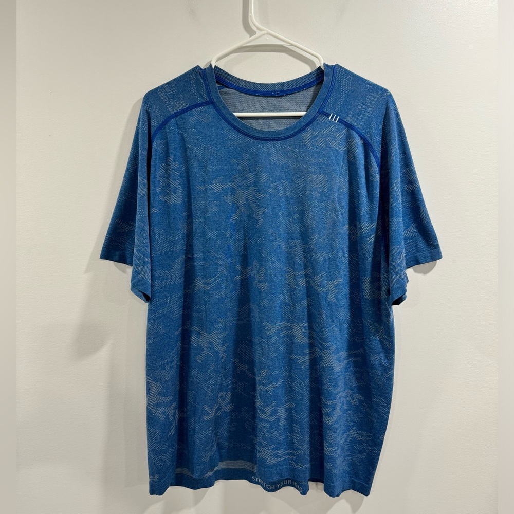 lululemon athletica Men's Blue Short-Sleeve Athletic Tee